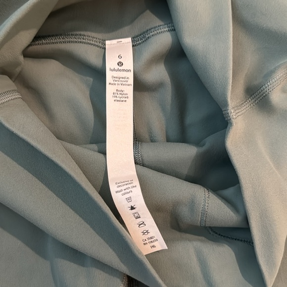 Lululemon Align Shorts size 6 - Picture 3 of 4